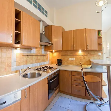 Nocny Apartment