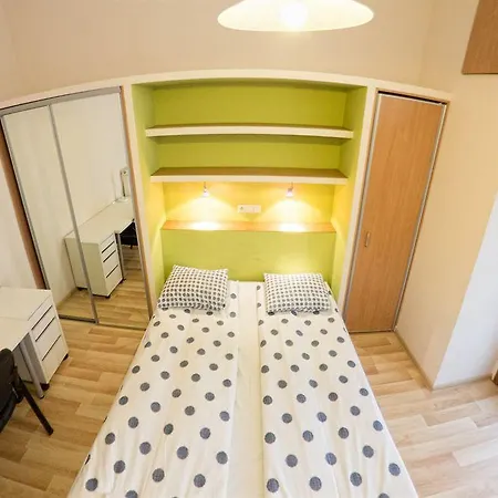 Nocny Apartment