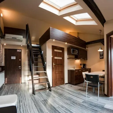 Nocny Apartment