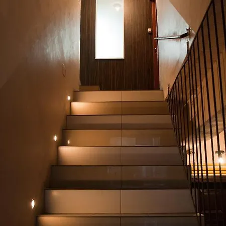 Nocny Apartment