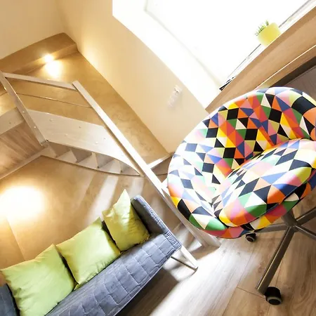 Nocny Apartment