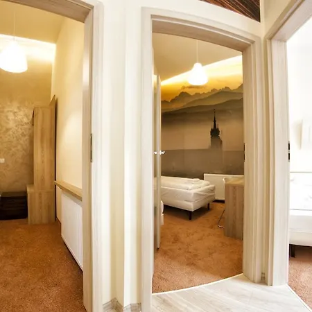 Nocny Apartment *